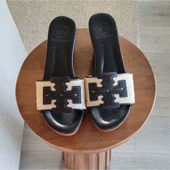 Tory Burch Black and Tan Patti Wedge Sandals Size 7 - Picture 5 of 15